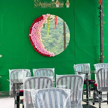 Sattva Cafe And Motel Rišikéš Exteriér fotografie