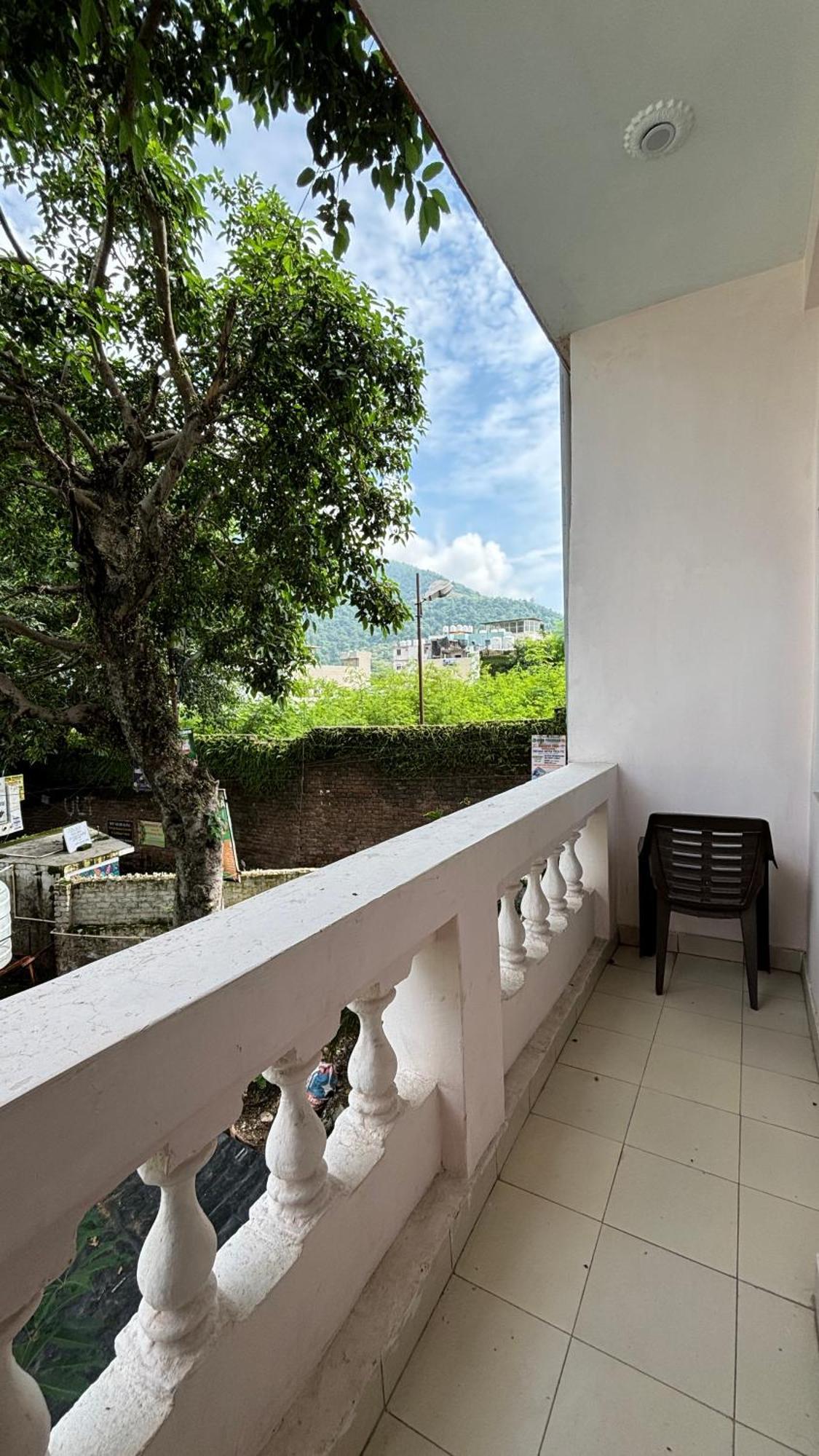 Sattva Cafe And Motel Rišikéš Exteriér fotografie